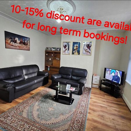 Spacious Two Bedroom House, Parking And Wifi Leeds  Luaran gambar