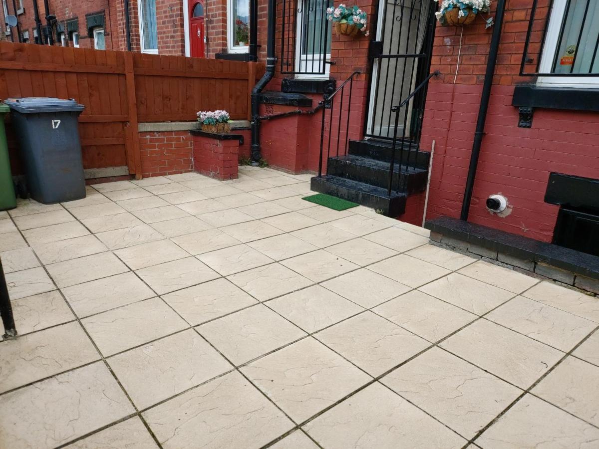 Spacious Two Bedroom House, Parking And Wifi Leeds  Luaran gambar