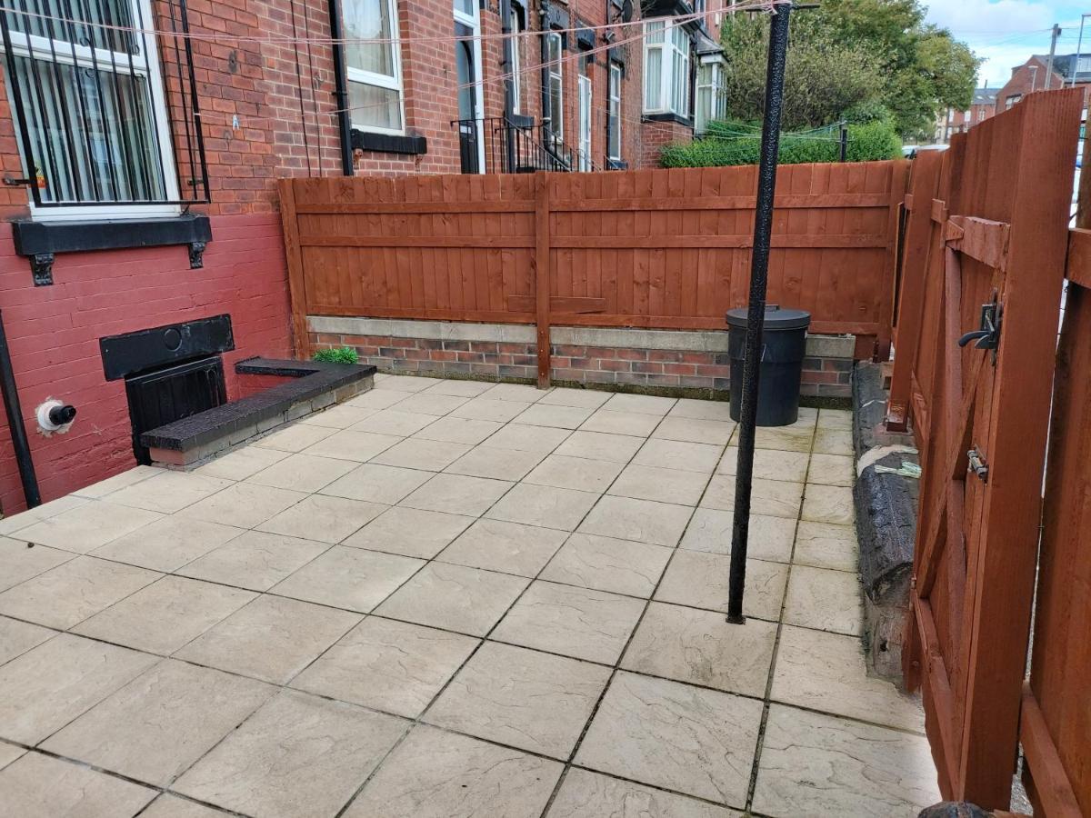 Spacious Two Bedroom House, Parking And Wifi Leeds  Luaran gambar
