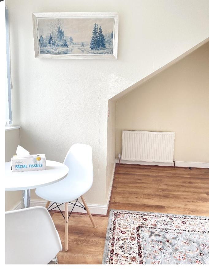 Spacious Two Bedroom House, Parking And Wifi Leeds  Luaran gambar