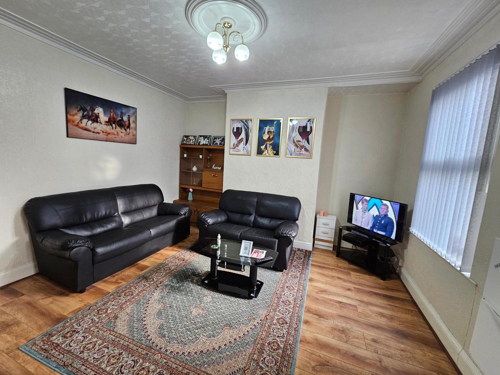Spacious Two Bedroom House, Parking And Wifi Leeds  Luaran gambar