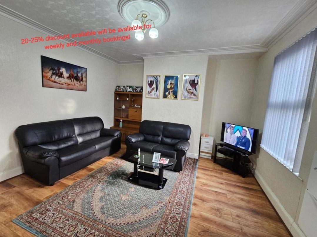 Spacious Two Bedroom House, Parking And Wifi Leeds  Luaran gambar